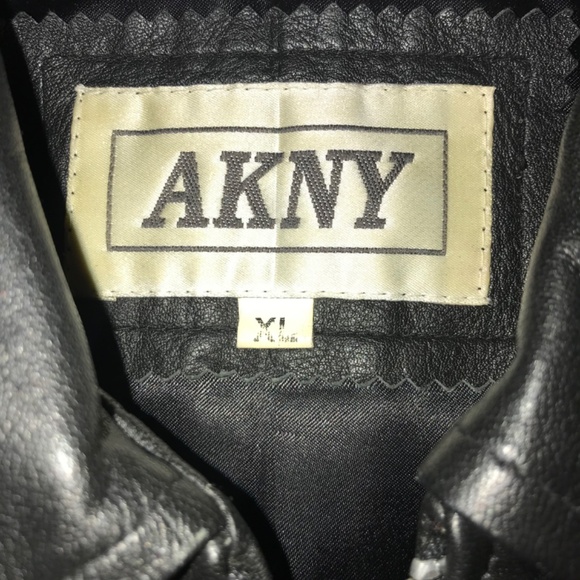 Vintage 90s Kids Black 100% Leather Jacket with zipper and pockets Size XL - Picture 6 of 16